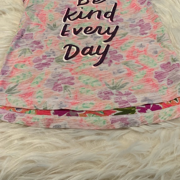 💕Girls “ Be kind every day “ tee. Size 4T - Picture 6 of 6
